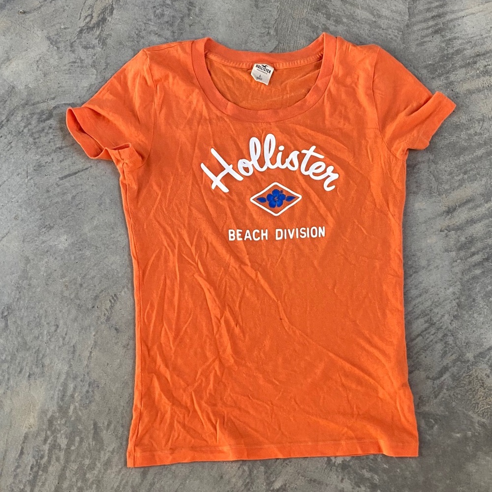 Orange Hollister fitted tee